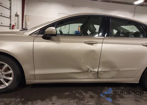 2018 Ford Fusion S z USA, uszkodzony, nr VIN 3FA6P0G75JR154283